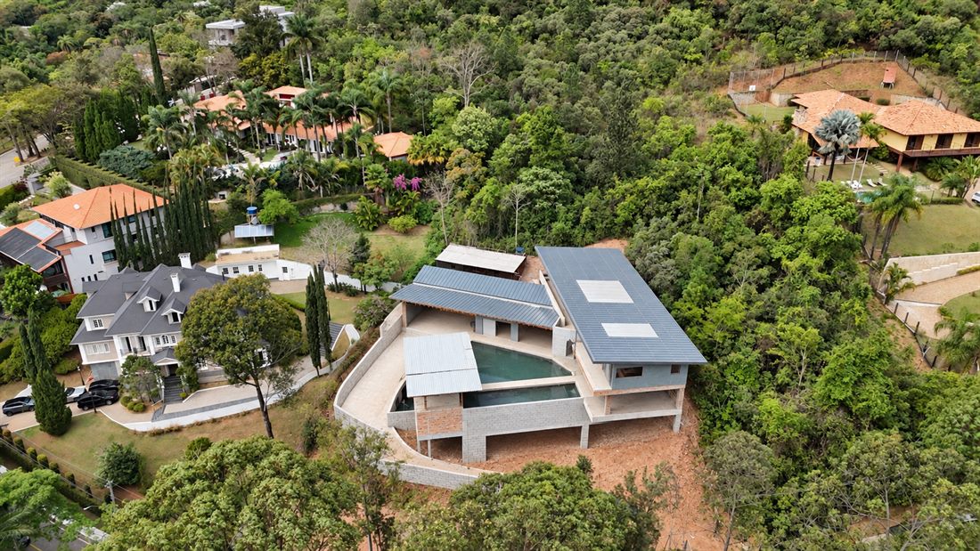 Casa Bosque da Ribeira, residência em Steel Frame executada pela AGL